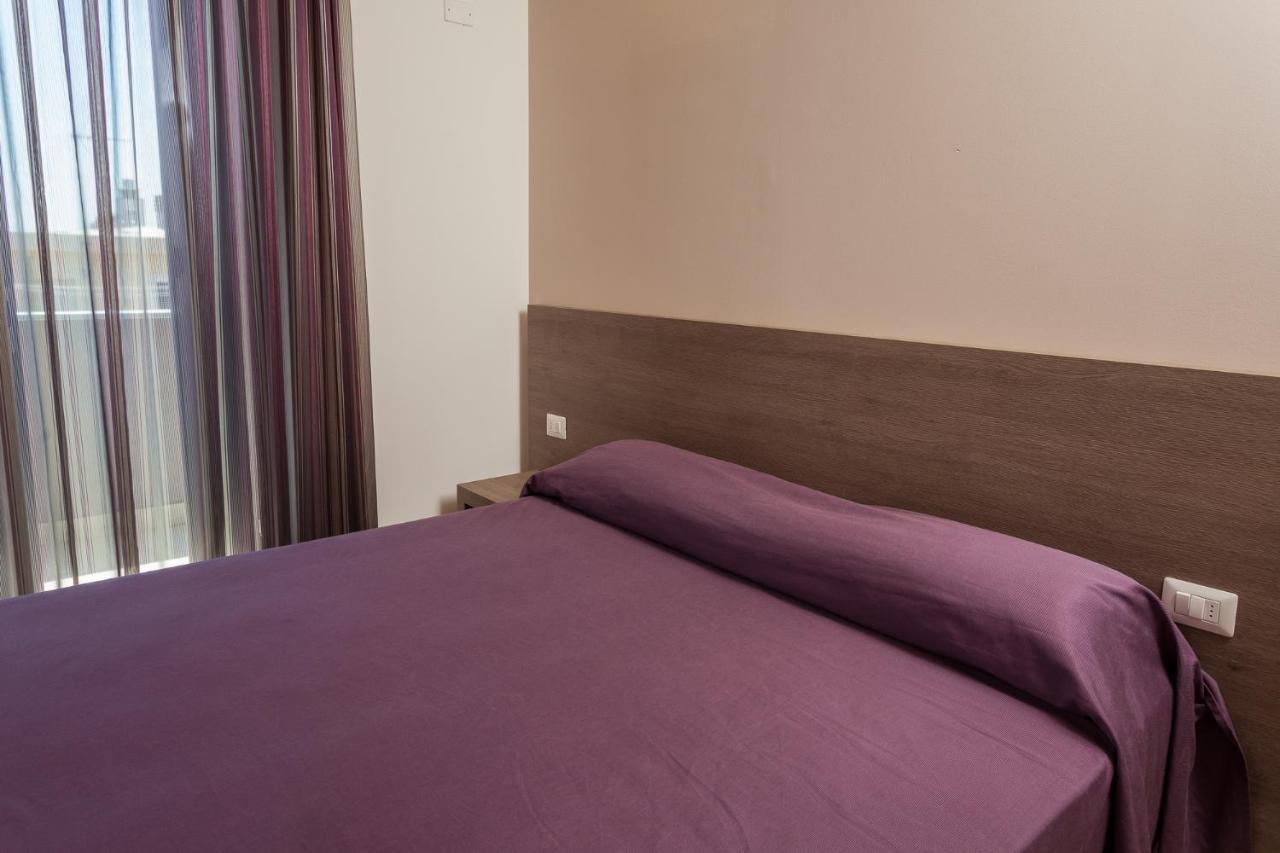 Hotel Gioia Римини Экстерьер фото