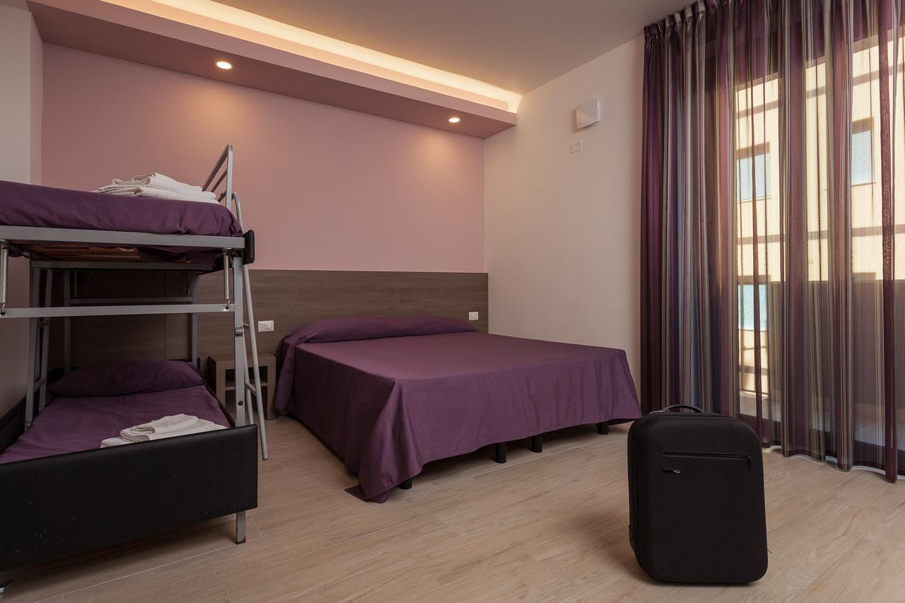 Hotel Gioia Римини Экстерьер фото