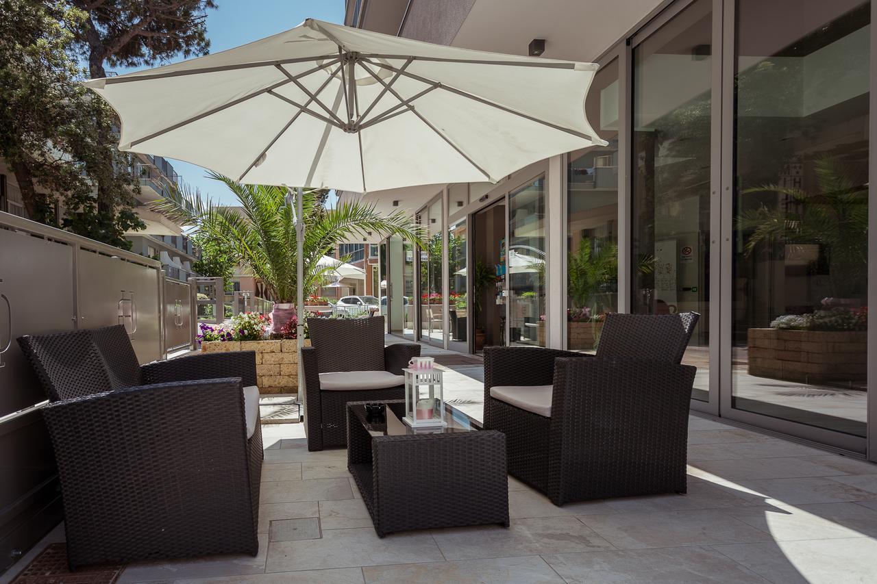 Hotel Gioia Римини Экстерьер фото