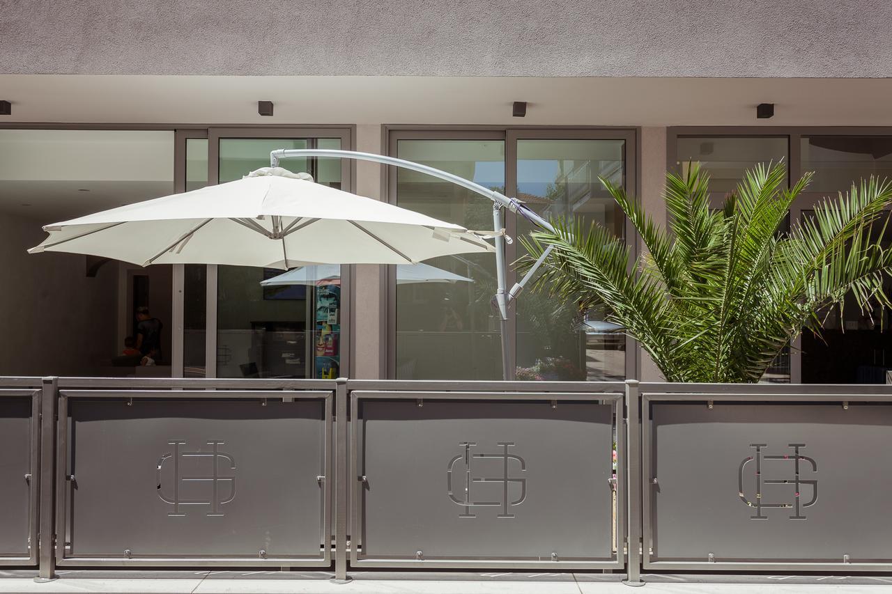 Hotel Gioia Римини Экстерьер фото