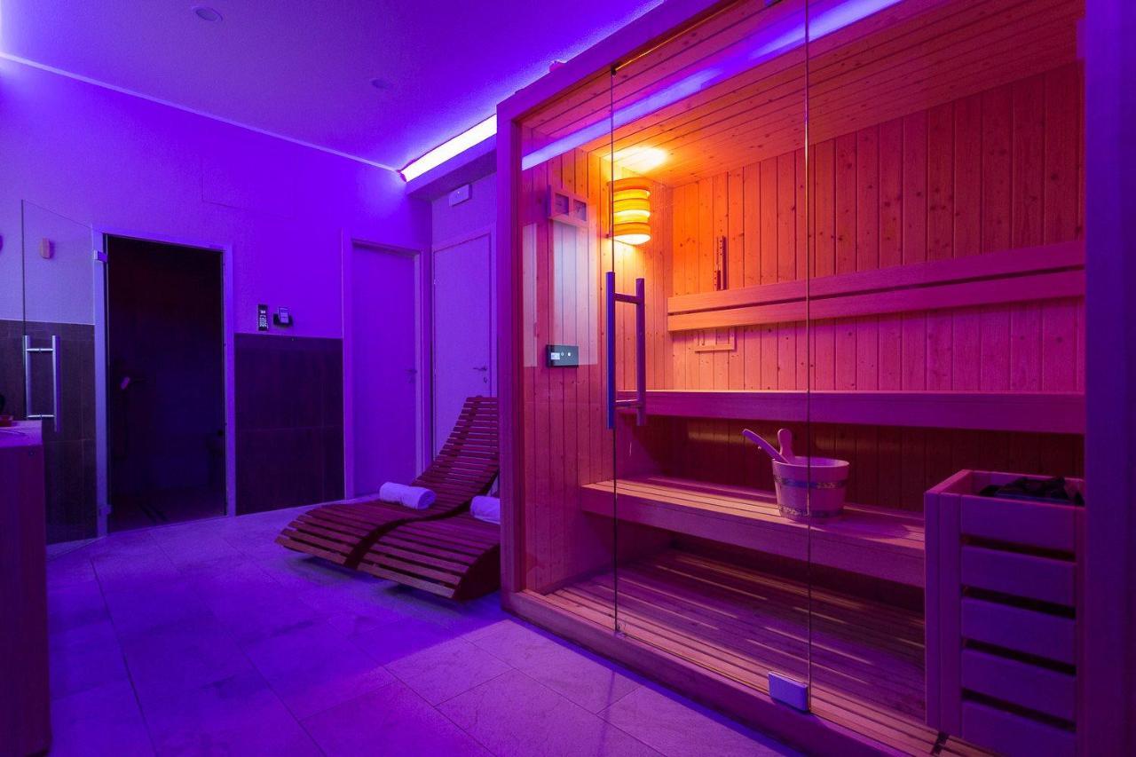Hotel Gioia Римини Экстерьер фото